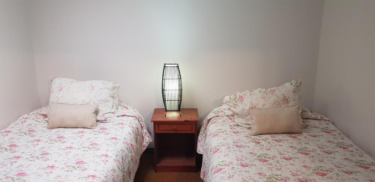 Hostal Centro Montt テムコ エクステリア 写真